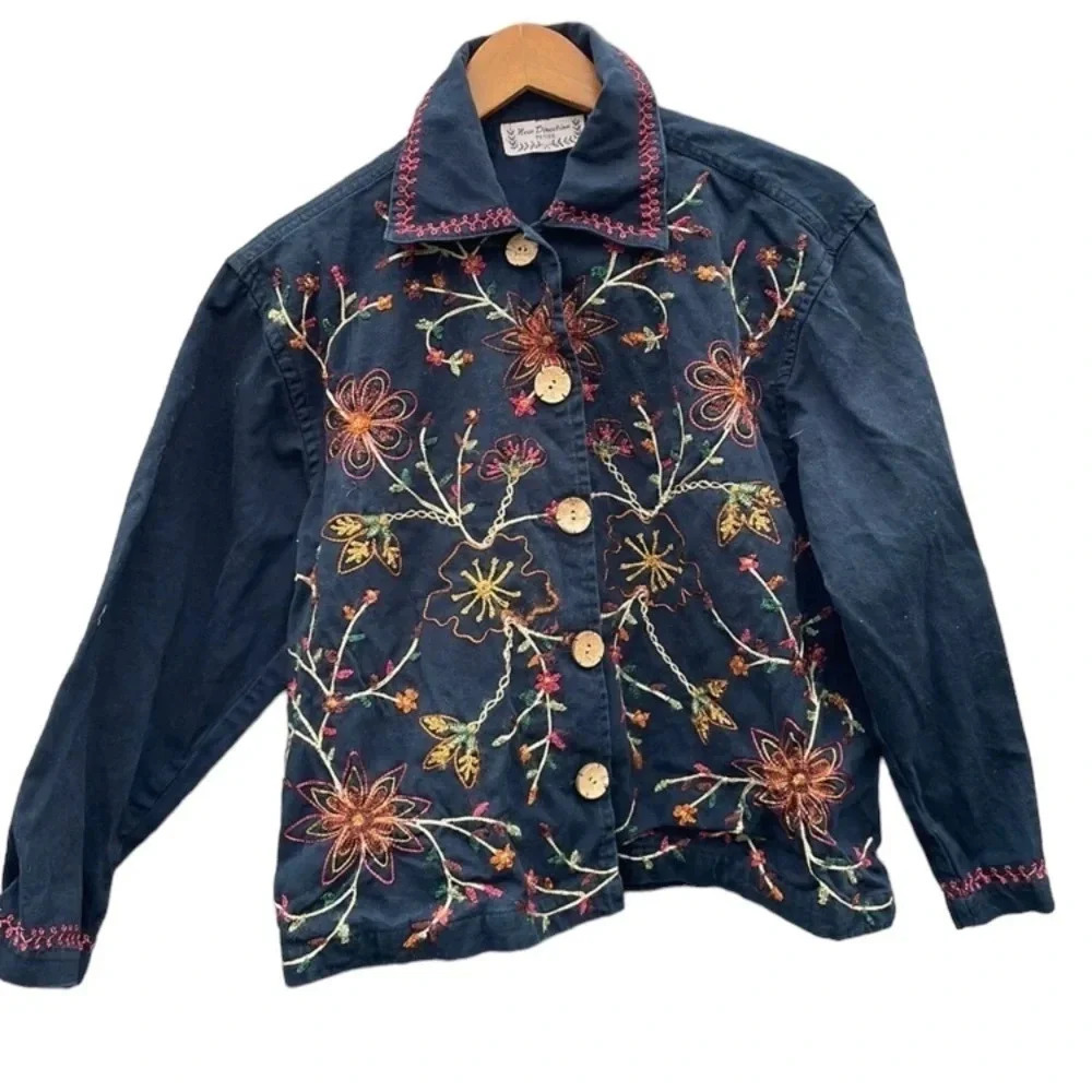 New Direction Size Medium Petite Embroidered Ligh… - image 1